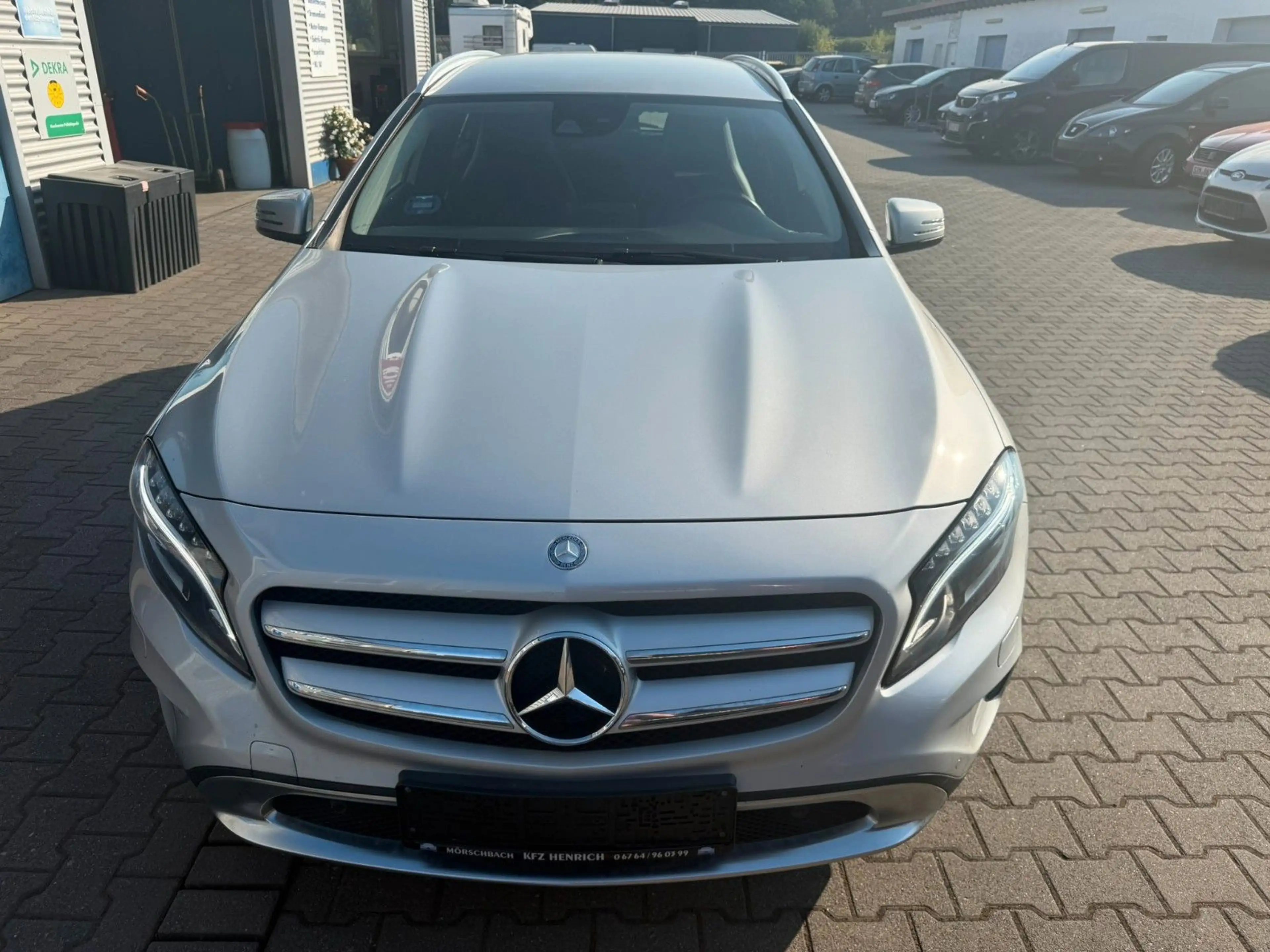 Mercedes-Benz GLA 180 LED Navi Teilleder Alu PDC SHZ FSE — photo 8