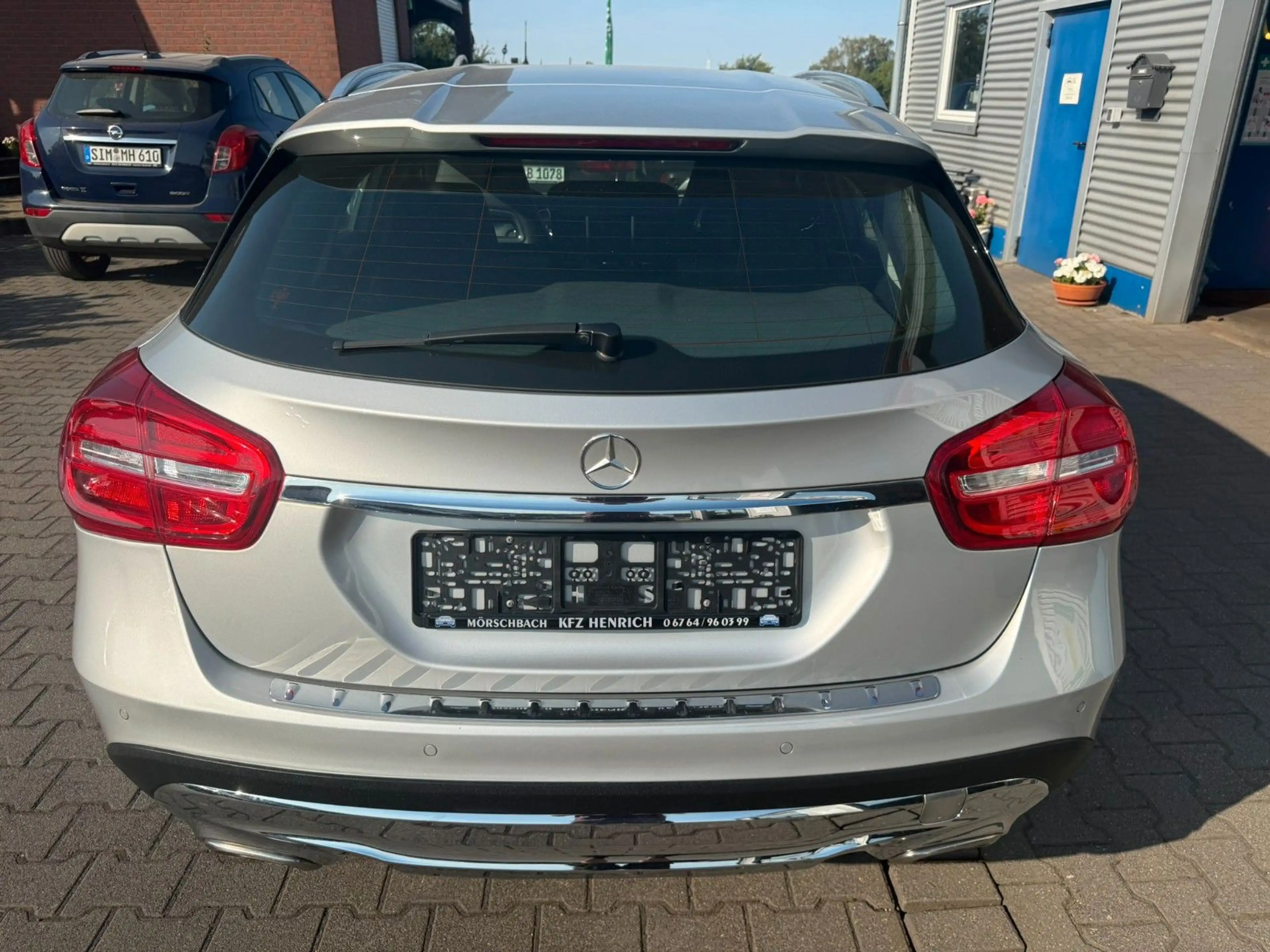 Mercedes-Benz GLA 180 LED Navi Teilleder Alu PDC SHZ FSE — photo 4