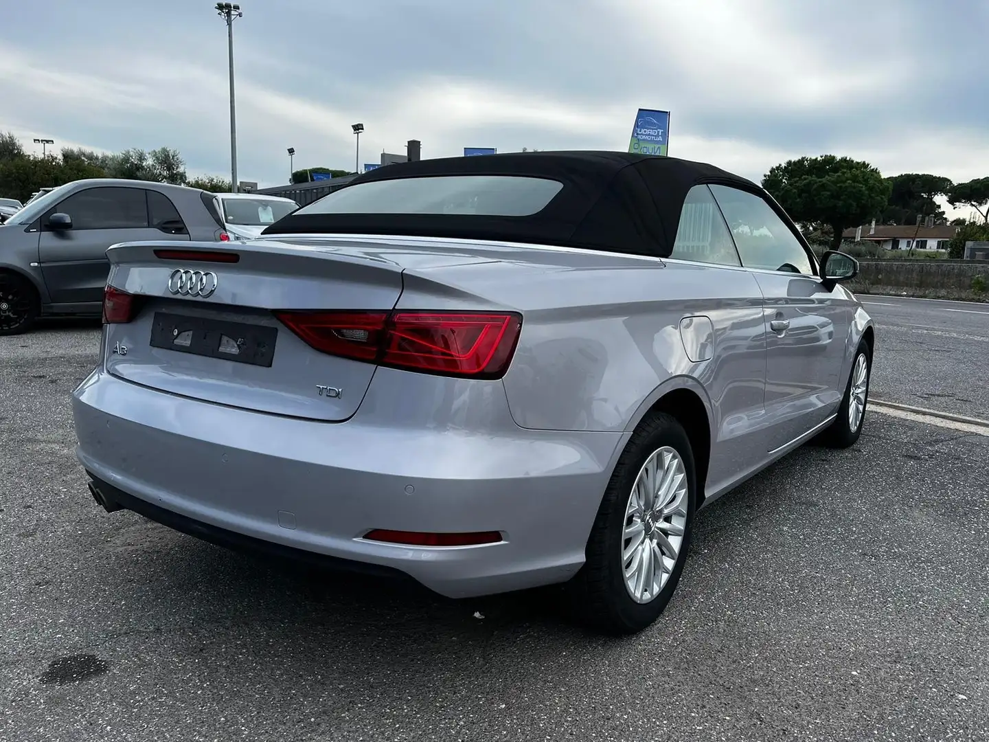 Audi A3 Cabrio 2.0 TDI 184 CV clean diesel Ambition Grau - 2