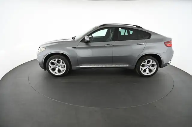 BMW X6 view 5