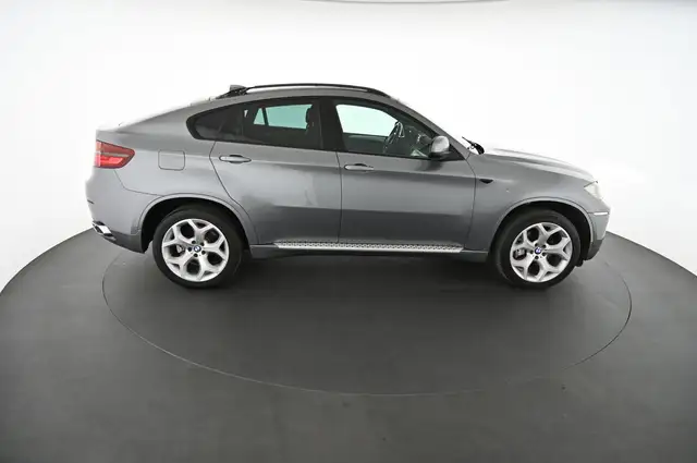 BMW X6 view 6