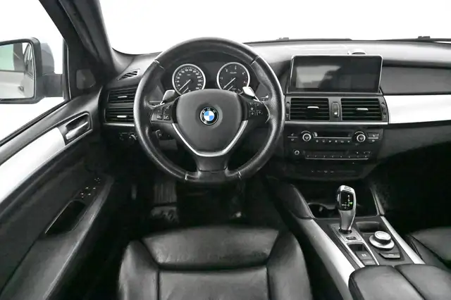 BMW X6 view 20