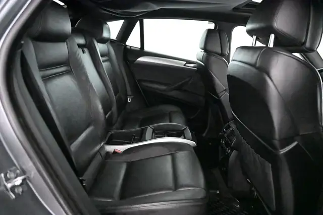 BMW X6 view 25
