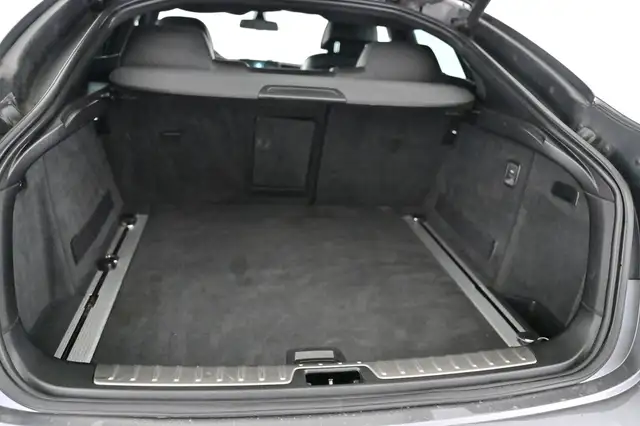 BMW X6 view 26