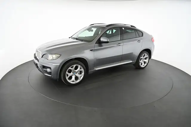 BMW X6 view 3