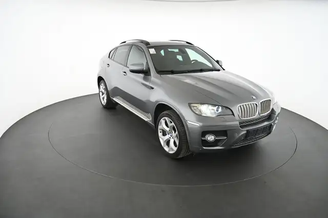 BMW X6 view 10