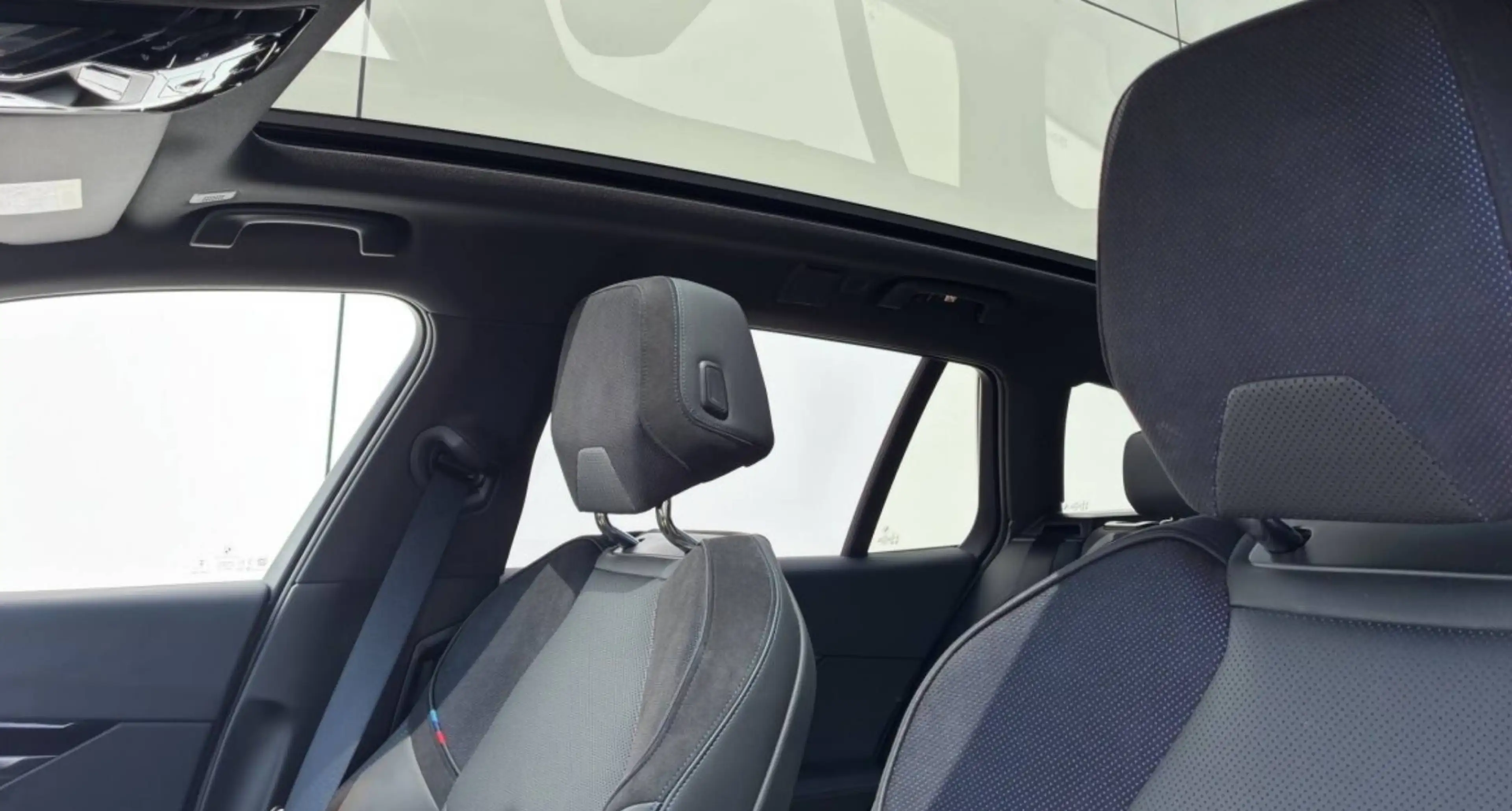 BMW 520 520 d M Sport — photo 12