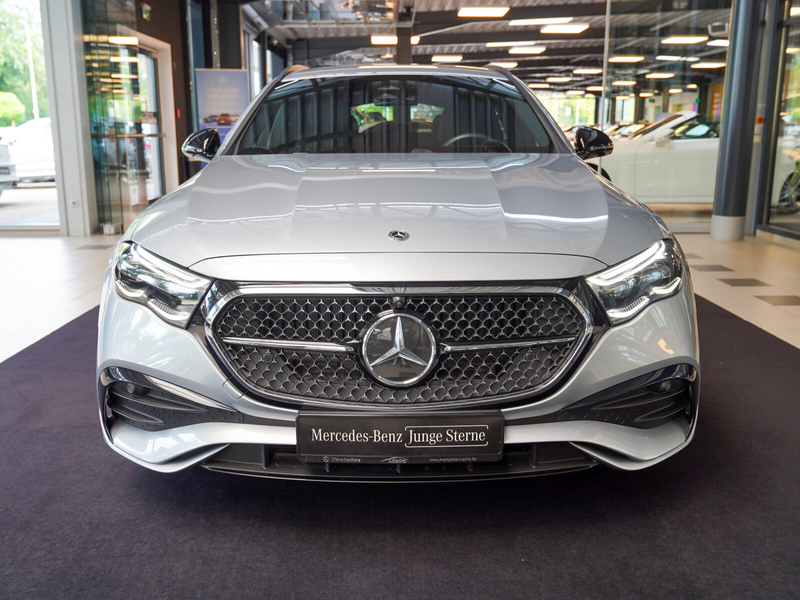 Mercedes-Benz E 220 E 220 d T AMG Line Night DIGITAL LIGHT 360° AHK — photo 9