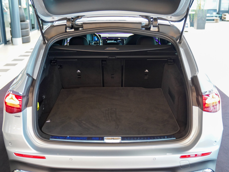 Mercedes-Benz E 220 E 220 d T AMG Line Night DIGITAL LIGHT 360° AHK — photo 5