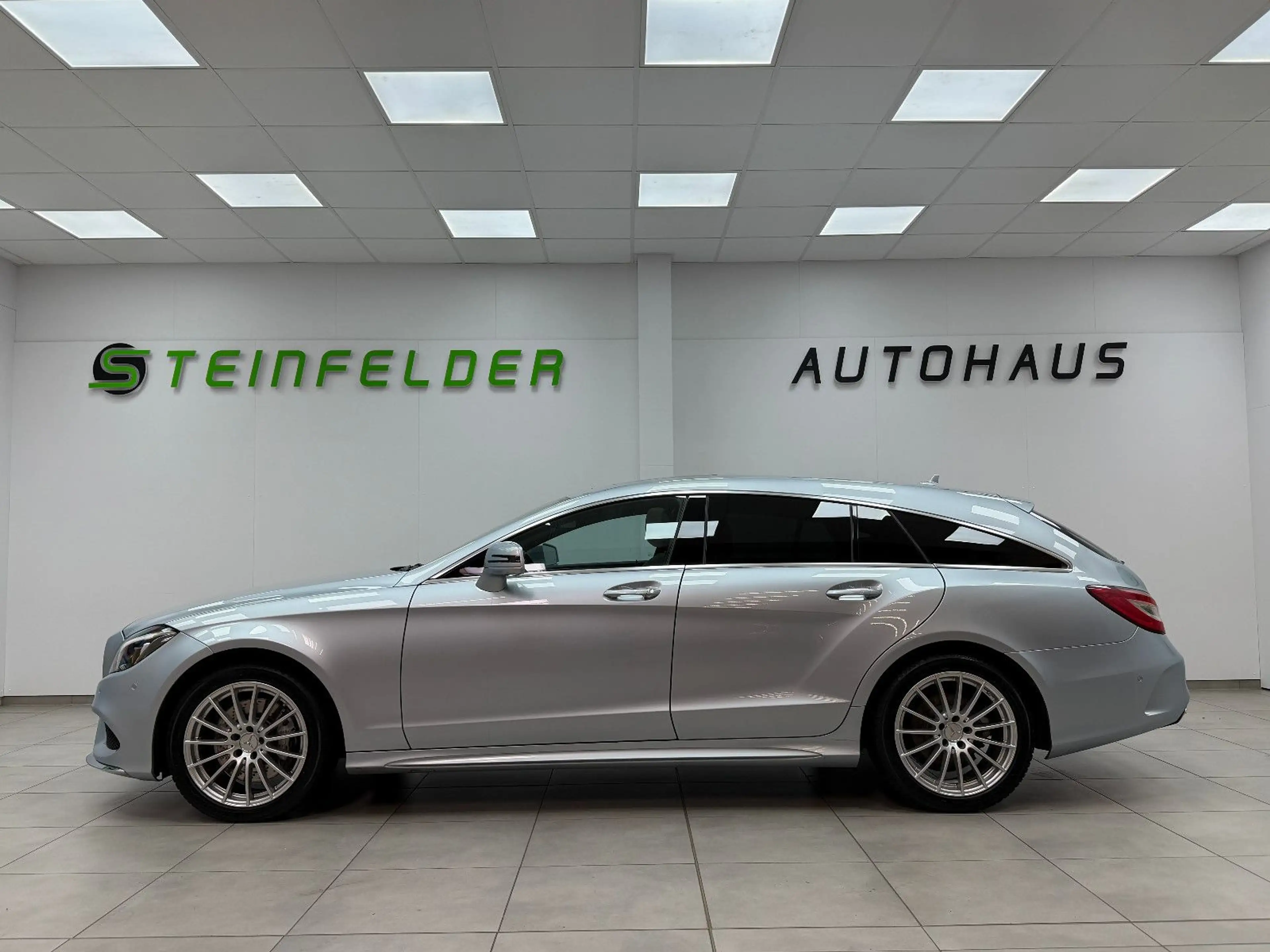 Mercedes-Benz CLS 350 CLS 350 4MATIC/AMG LINE/S-DACH/MULTIBEAM/360°KAM — photo 4