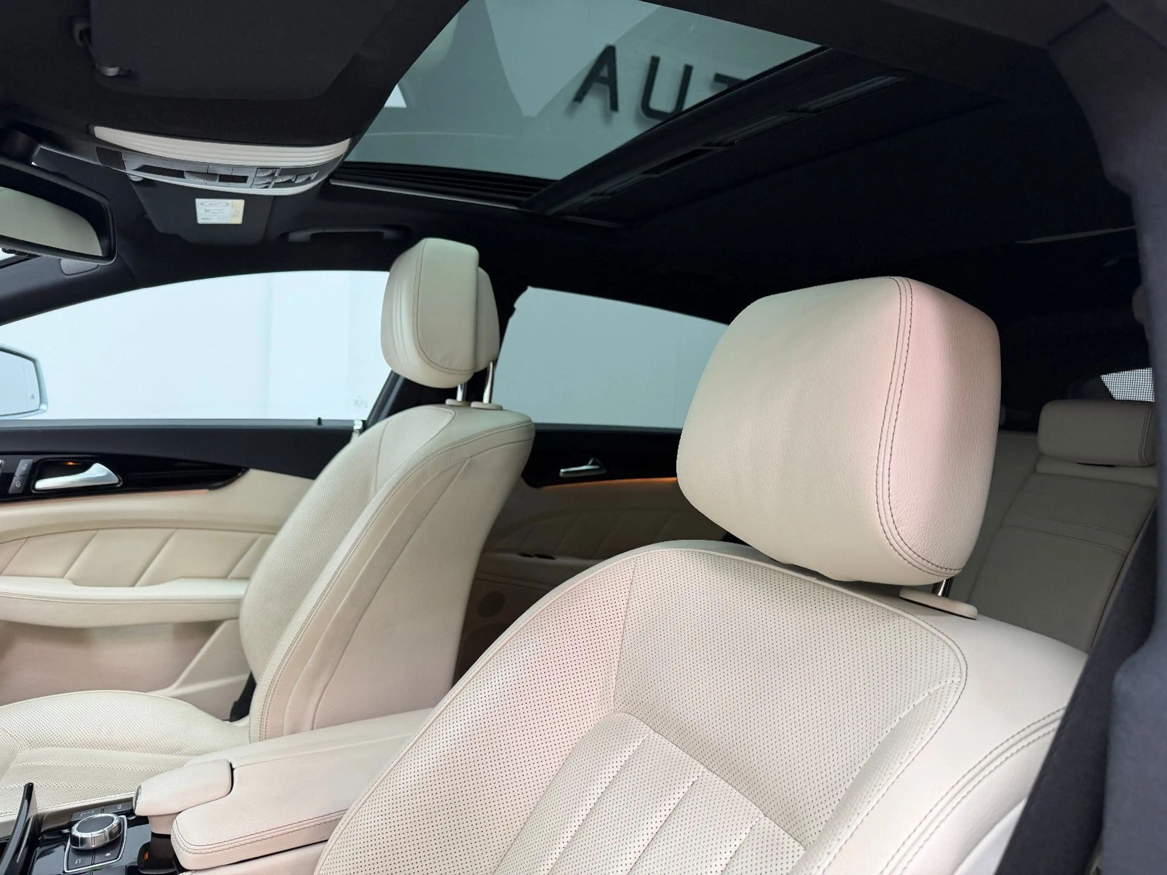 Mercedes-Benz CLS 350 CLS 350 4MATIC/AMG LINE/S-DACH/MULTIBEAM/360°KAM — photo 12