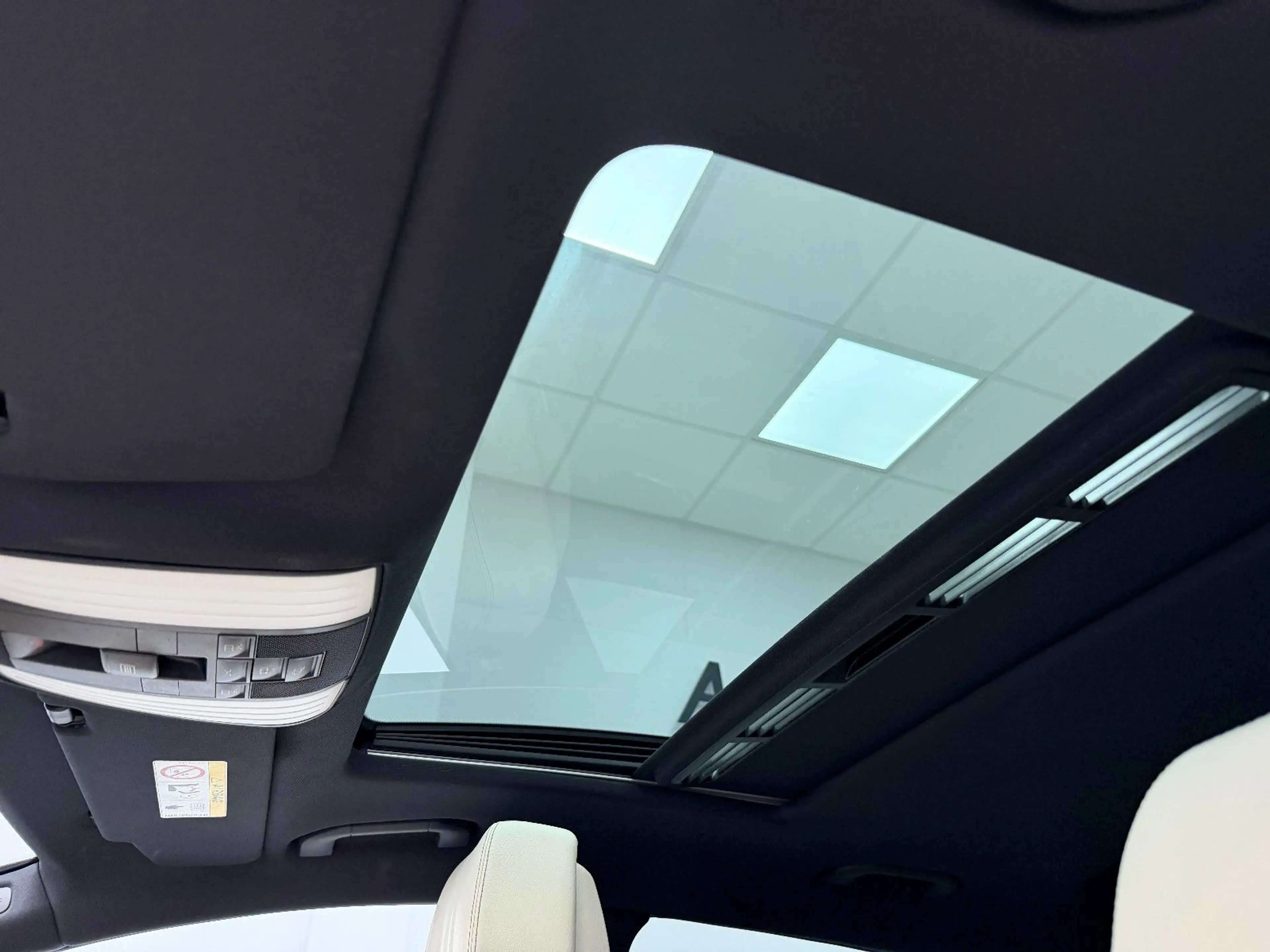 Mercedes-Benz CLS 350 CLS 350 4MATIC/AMG LINE/S-DACH/MULTIBEAM/360°KAM — photo 13