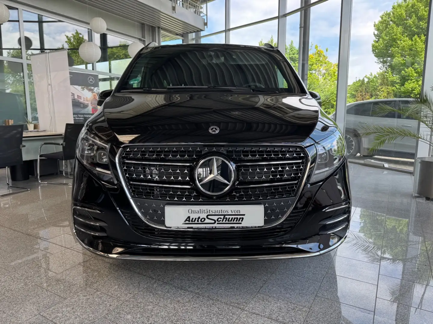 Mercedes-Benz V 300 d 4MATIC Luxussitze+EXCL+AMG+AIRMATIC Negro - 2