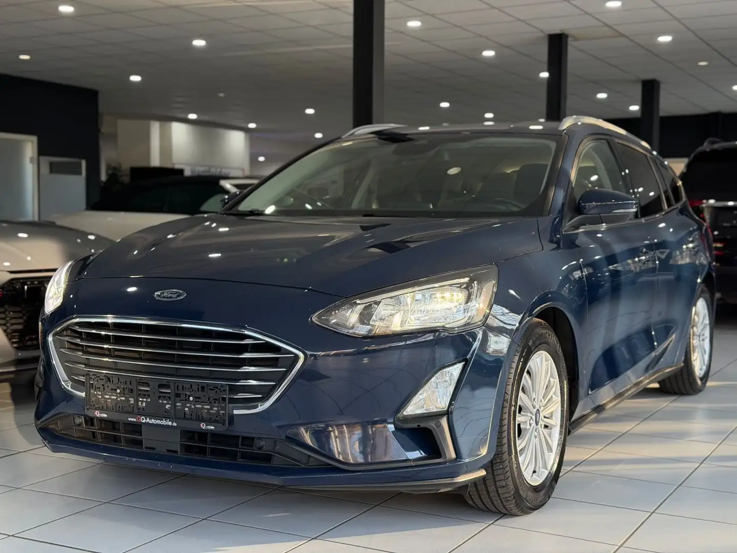 Ford Focus Turnier Titanium*AUTOMATIK*ACC*LED*AHK* Bleu - 2