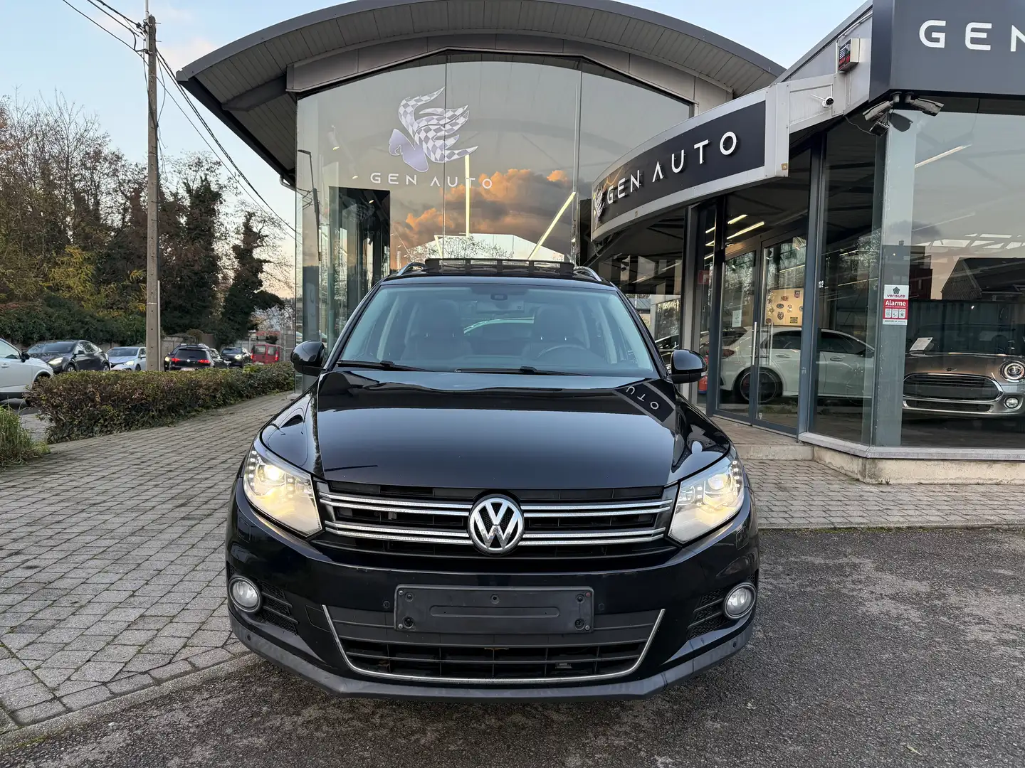 Volkswagen Tiguan 2.0TDi Sport Toit Ouvr. Pano. *12 MOIS GARANTIE* Schwarz - 2