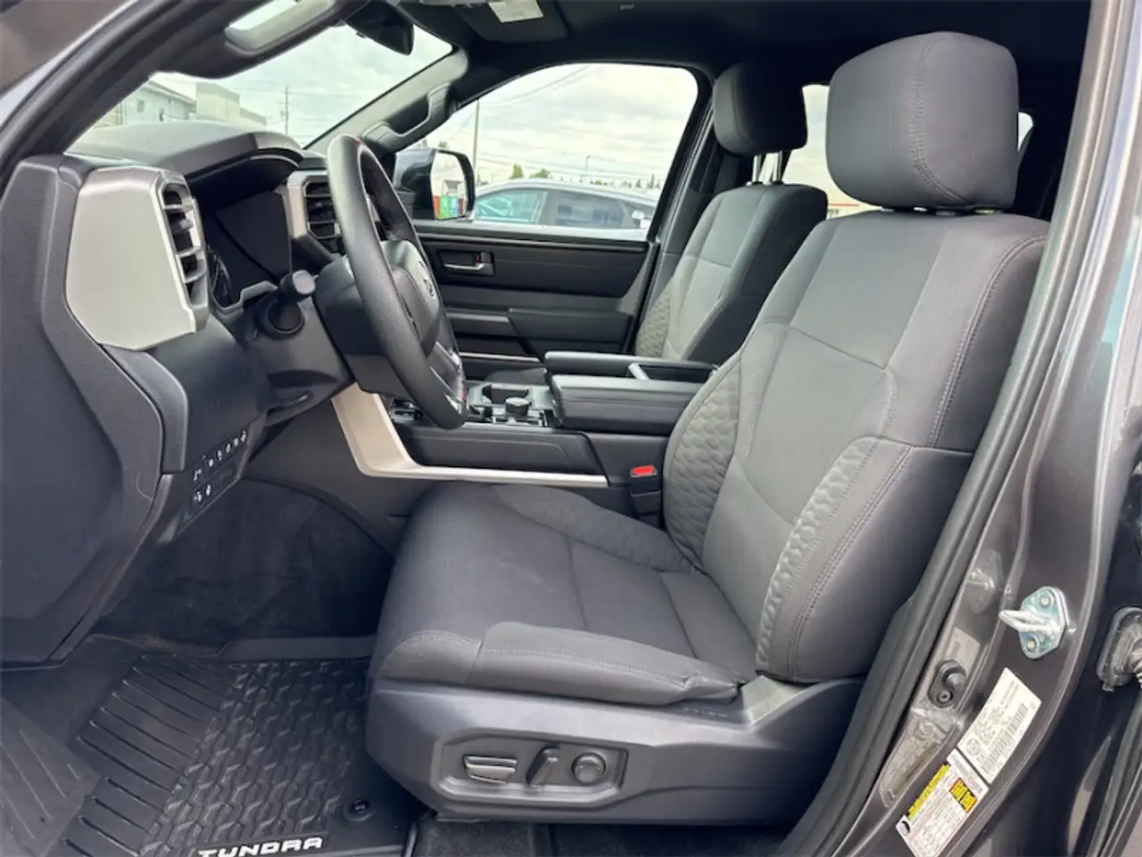 Toyota Tundra снимка Toyota Tundra