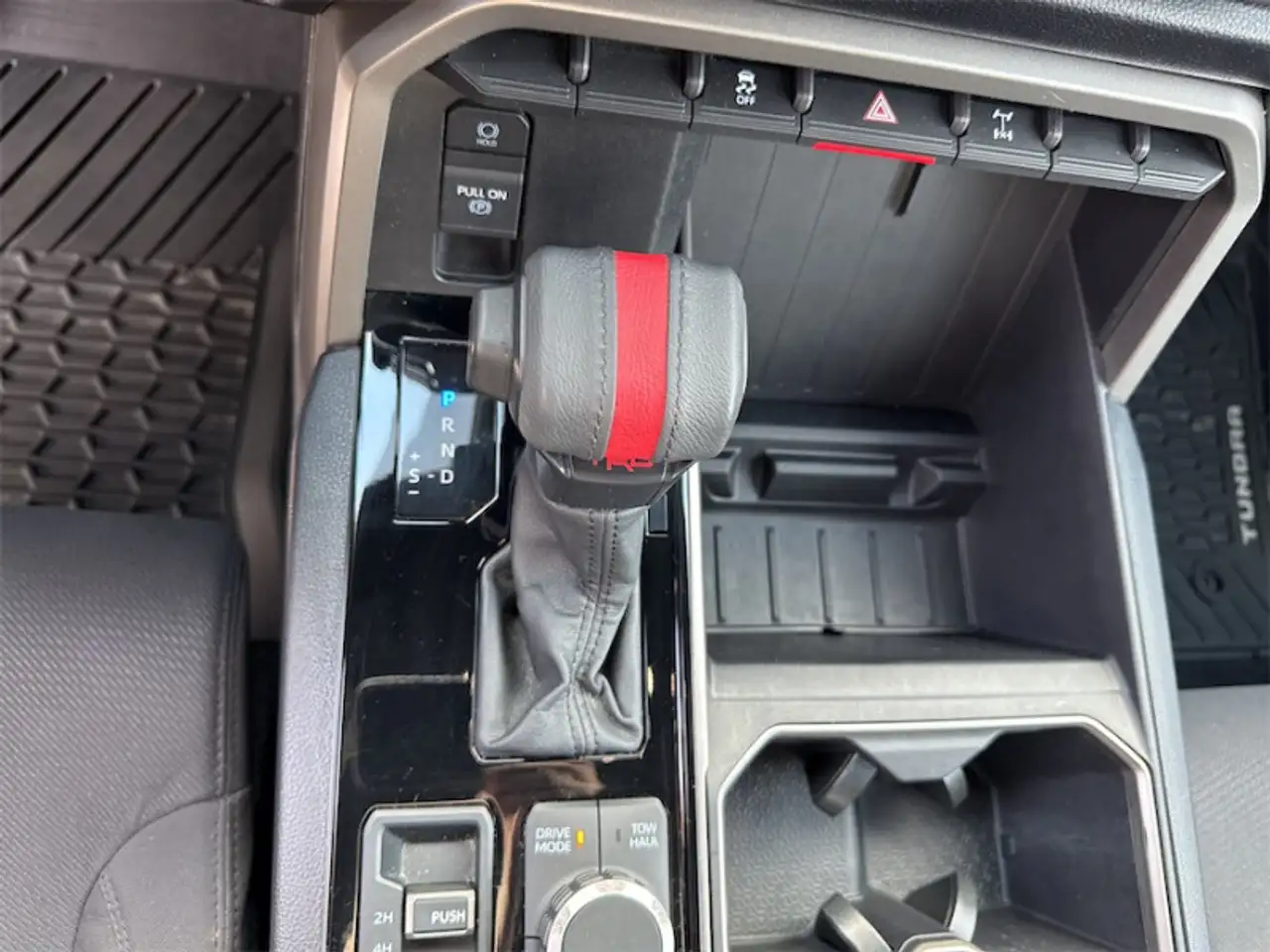 Toyota Tundra снимка Toyota Tundra