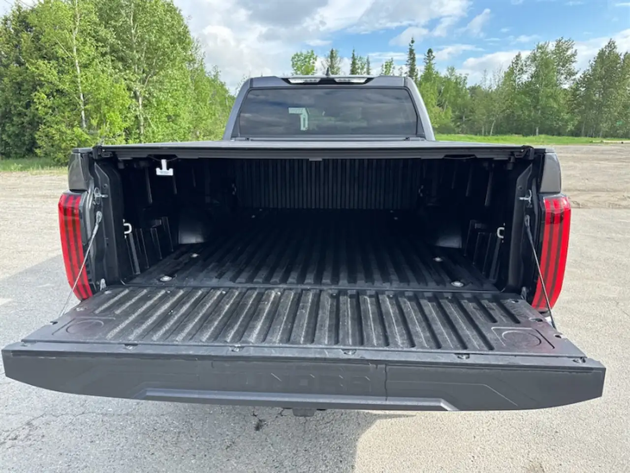 Toyota Tundra снимка Toyota Tundra