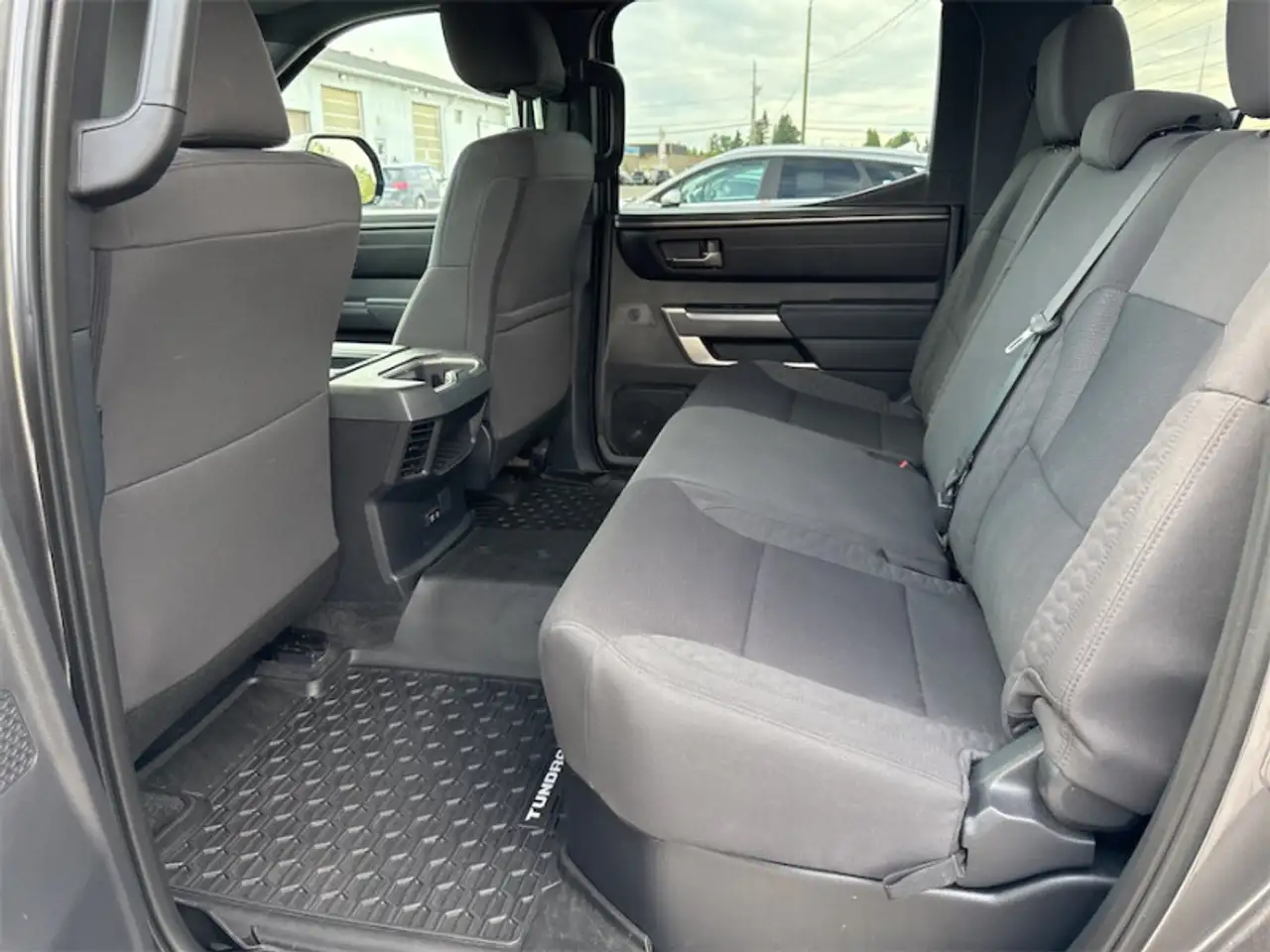 Toyota Tundra снимка Toyota Tundra
