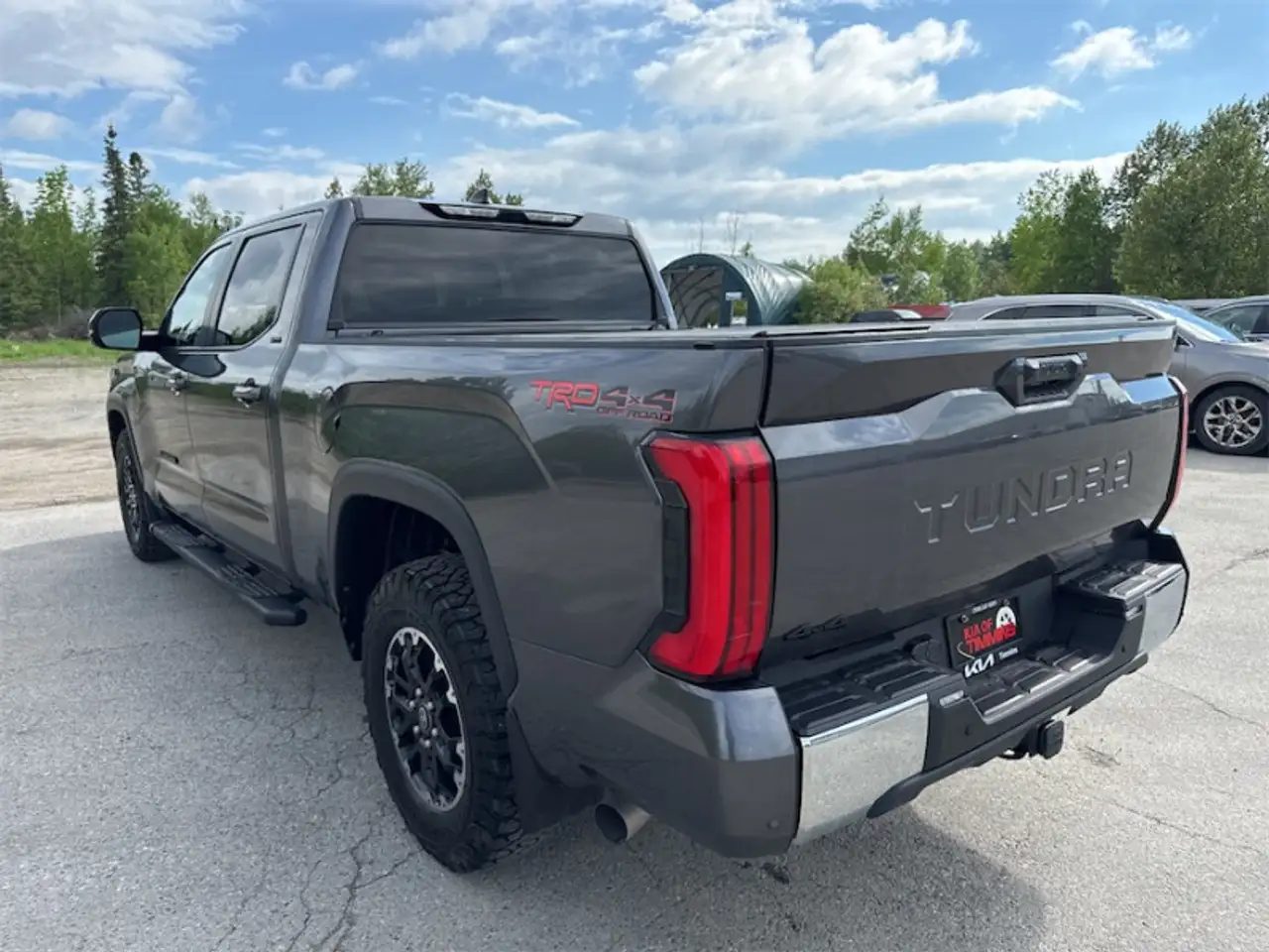 Toyota Tundra снимка Toyota Tundra