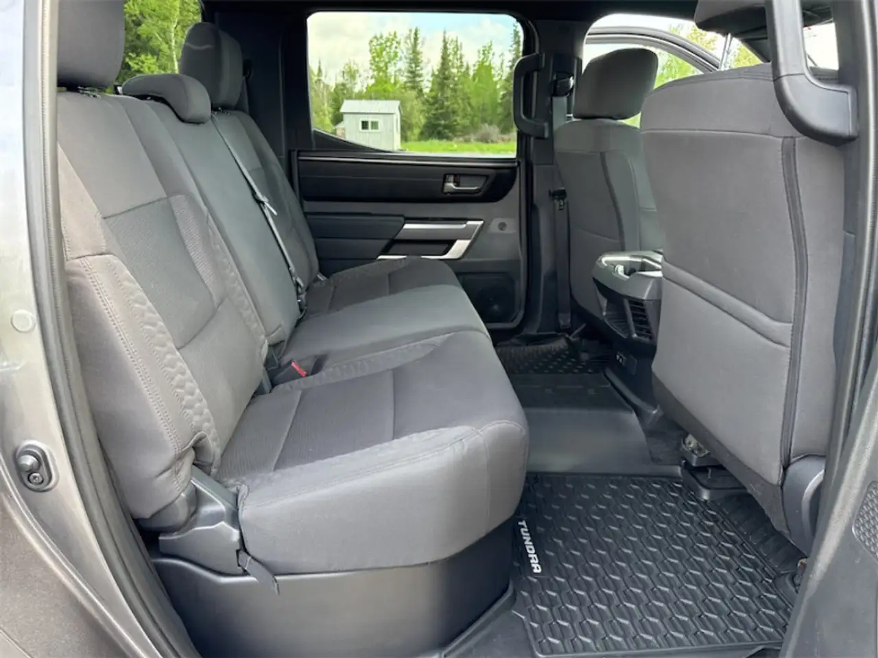 Toyota Tundra снимка Toyota Tundra