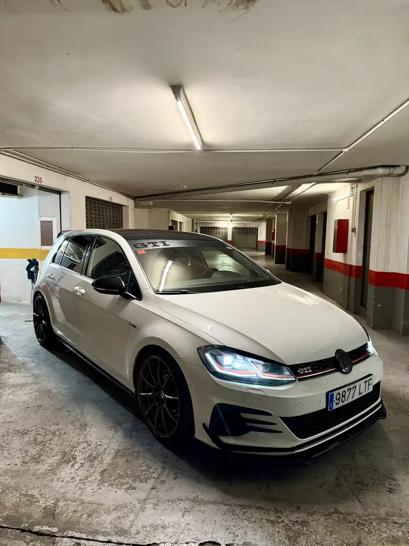 Volkswagen Golf GTI 2.0 TSI 169kW - 1