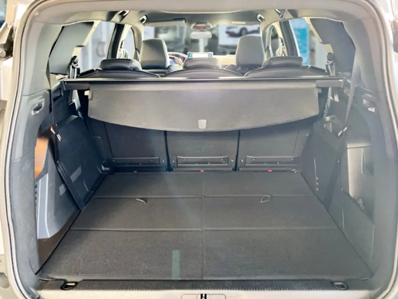 Peugeot 5008 Allure Pack Blue HDI 130 EAT8 8