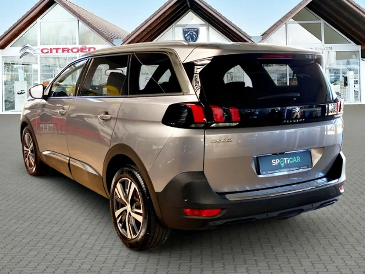 Peugeot 5008 Allure Pack Blue HDI 130 EAT8 2