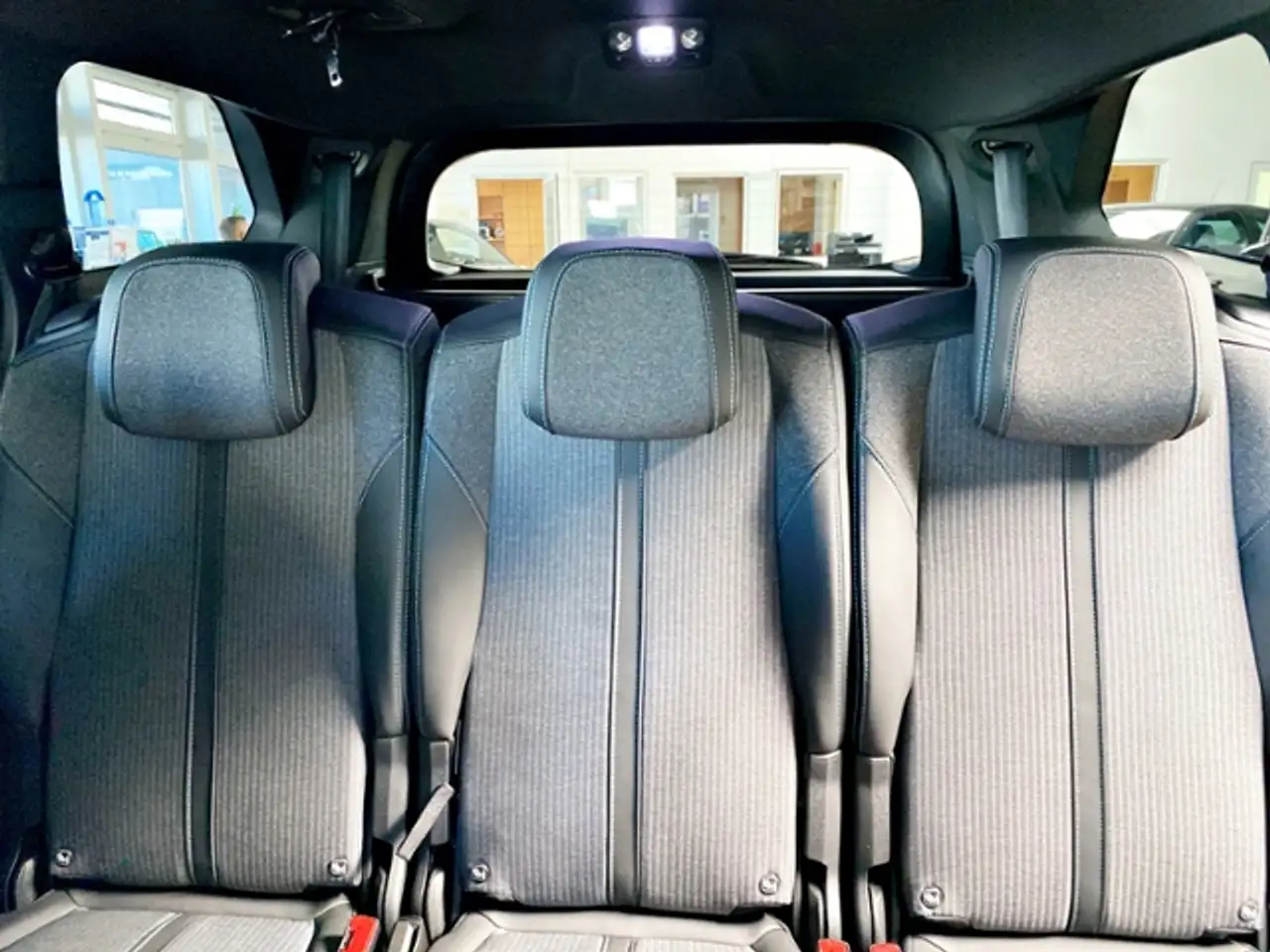 Peugeot 5008 Allure Pack Blue HDI 130 EAT8 11