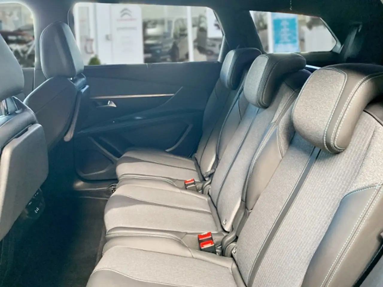 Peugeot 5008 Allure Pack Blue HDI 130 EAT8 10