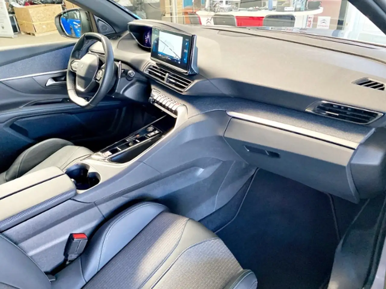 Peugeot 5008 Allure Pack Blue HDI 130 EAT8 14