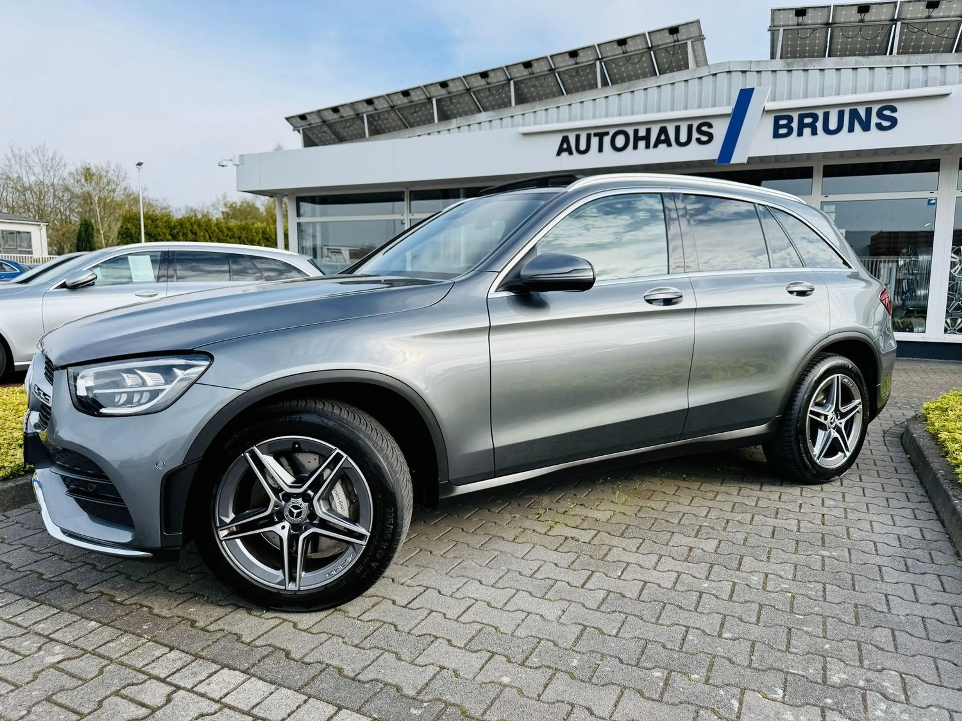 Mercedes-Benz GLC 220 d 4M AMG, Panodach, AHK schw, PTS, RFK, Totw, LED, — photo 2