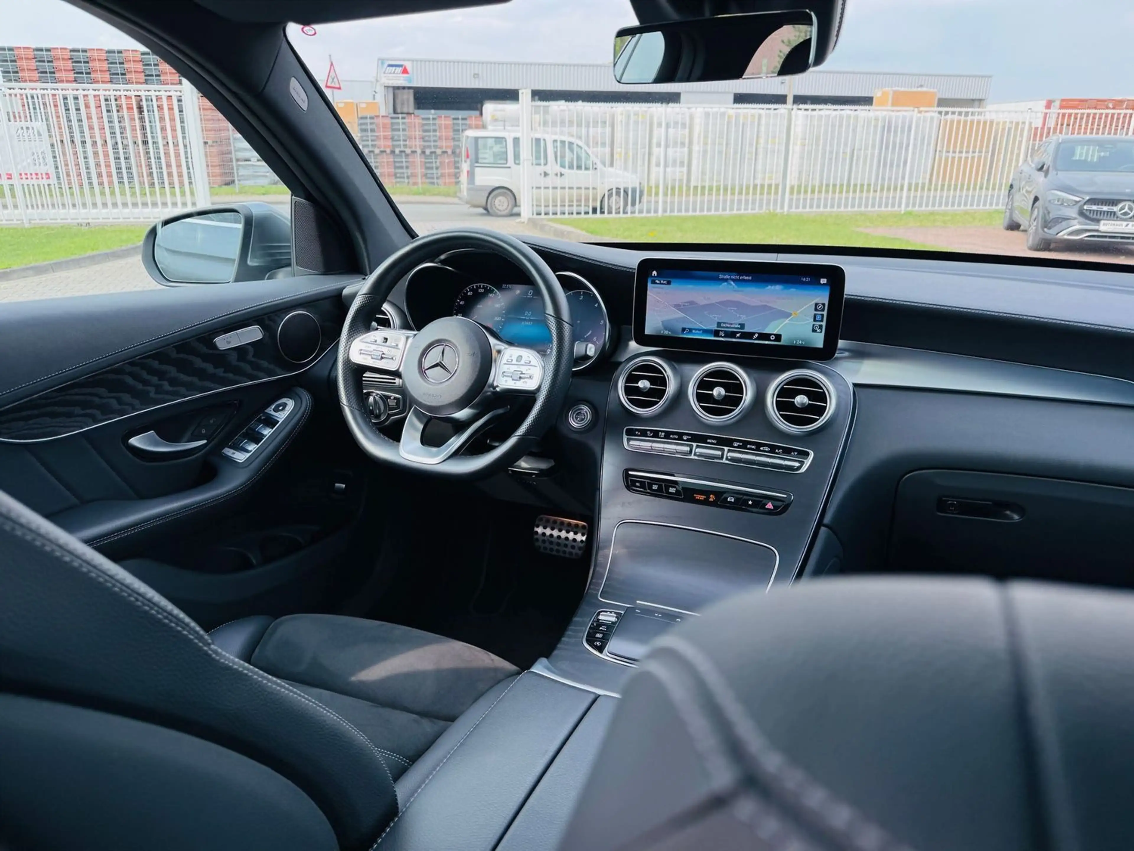 Mercedes-Benz GLC 220 d 4M AMG, Panodach, AHK schw, PTS, RFK, Totw, LED, — photo 11