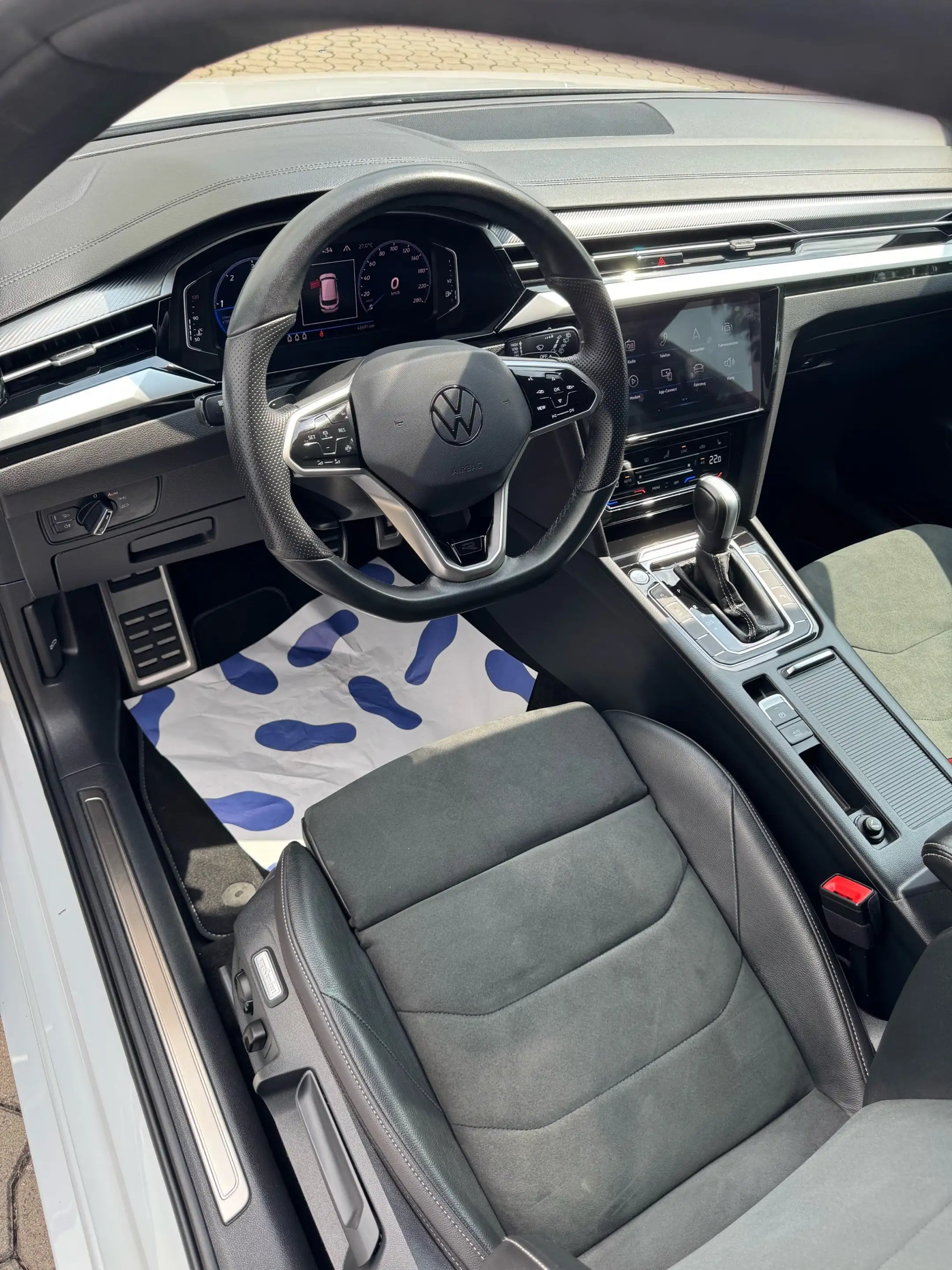 Volkswagen Arteon Shooting Brake 2.0 TDI DSG R-Line *AHK*LED* — photo 15
