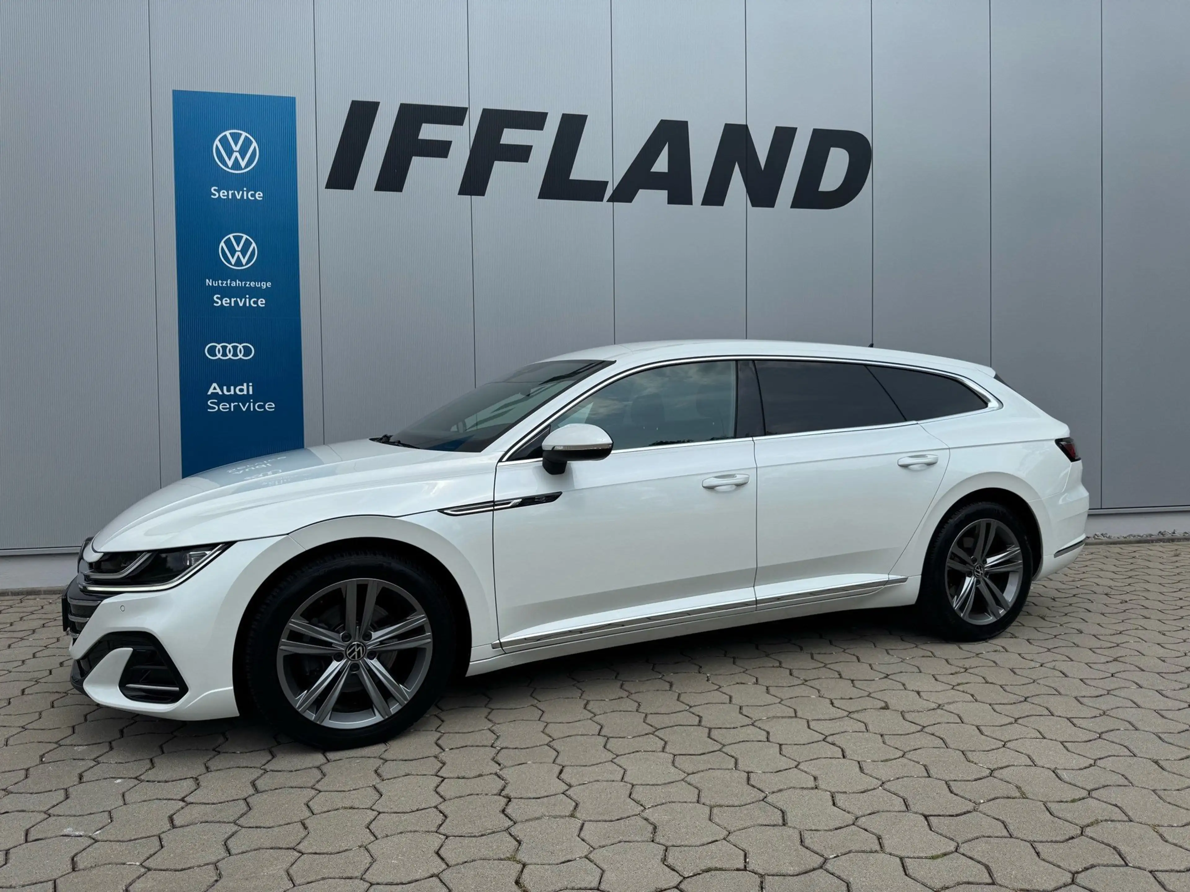 Volkswagen Arteon Shooting Brake 2.0 TDI DSG R-Line *AHK*LED* — photo 3