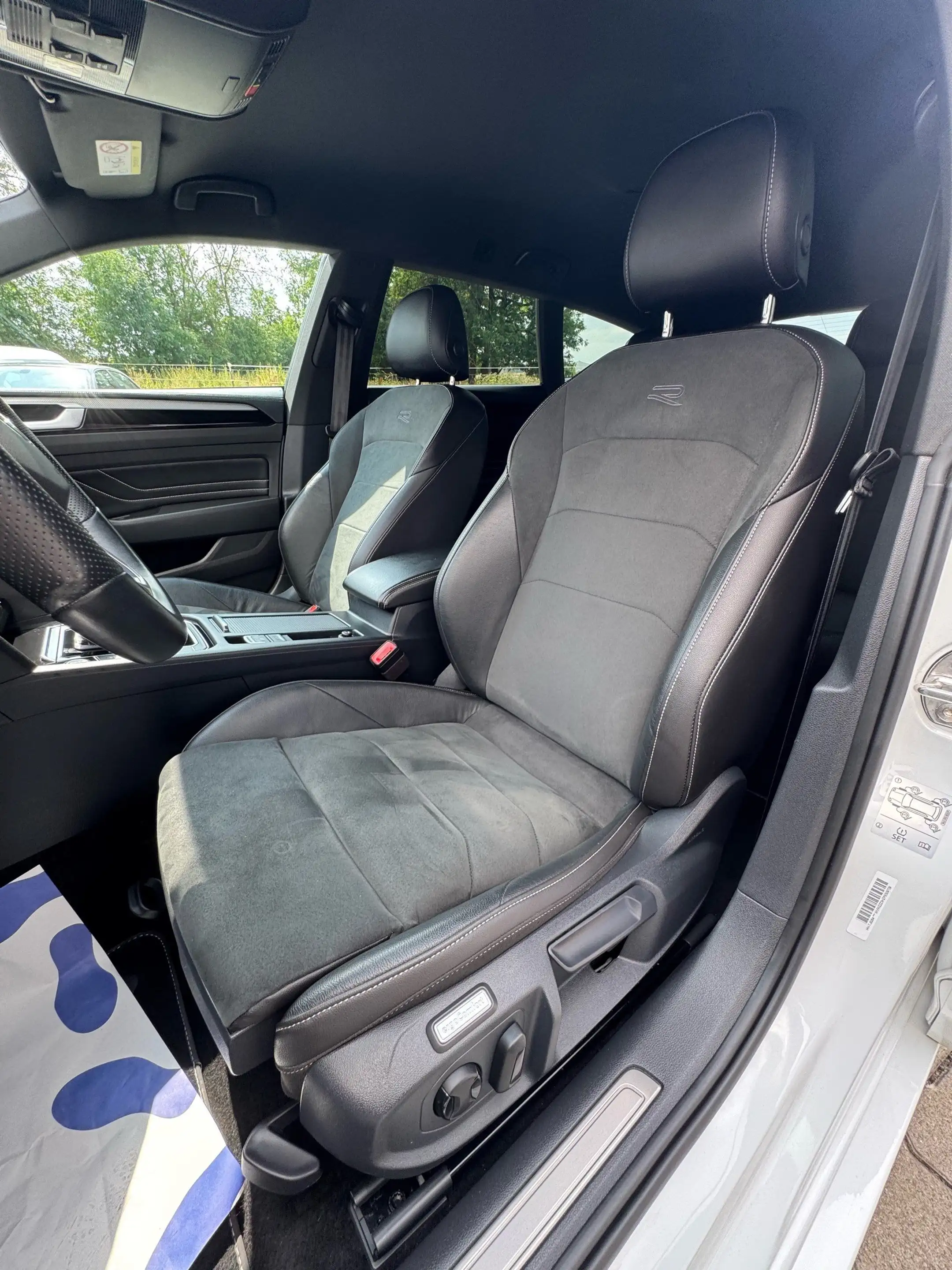 Volkswagen Arteon Shooting Brake 2.0 TDI DSG R-Line *AHK*LED* — photo 14