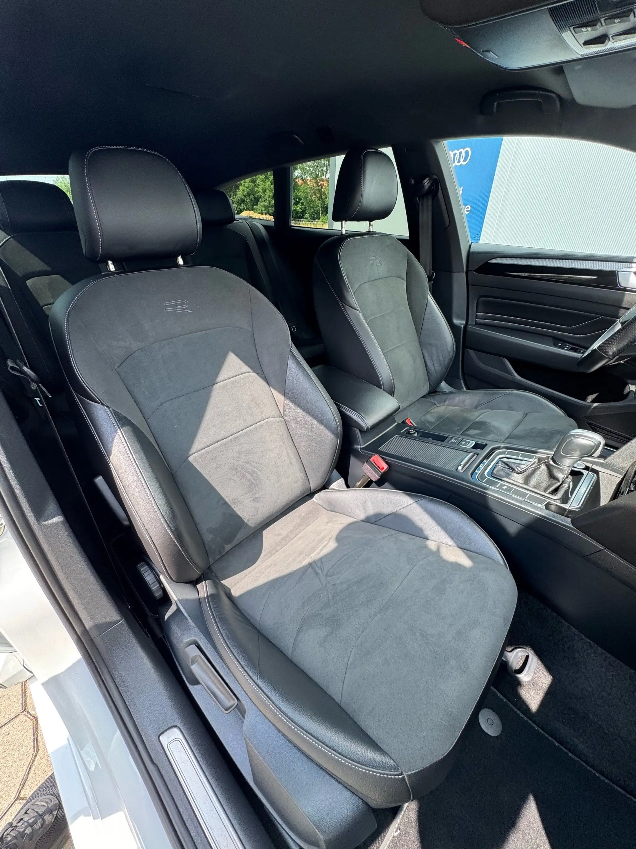 Volkswagen Arteon Shooting Brake 2.0 TDI DSG R-Line *AHK*LED* — photo 12