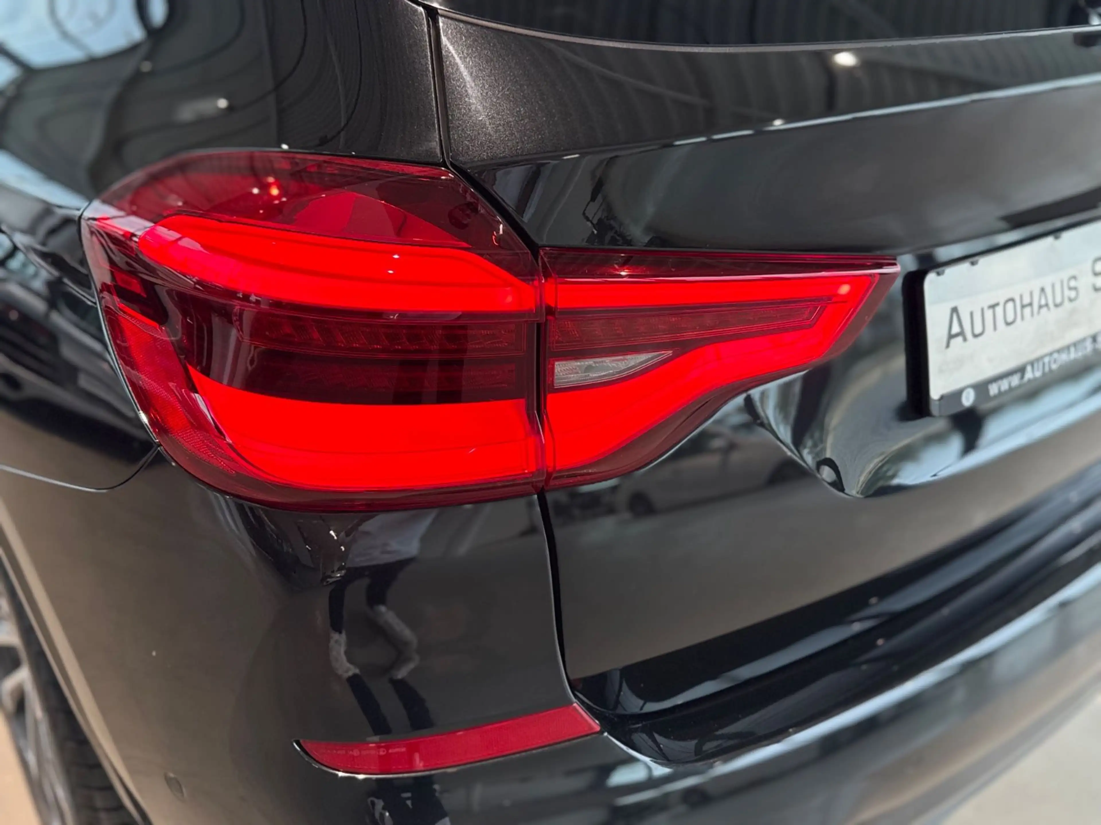 BMW X3 xDrive 30d M Sport Pano HUD 360° LiveCockpit — photo 10