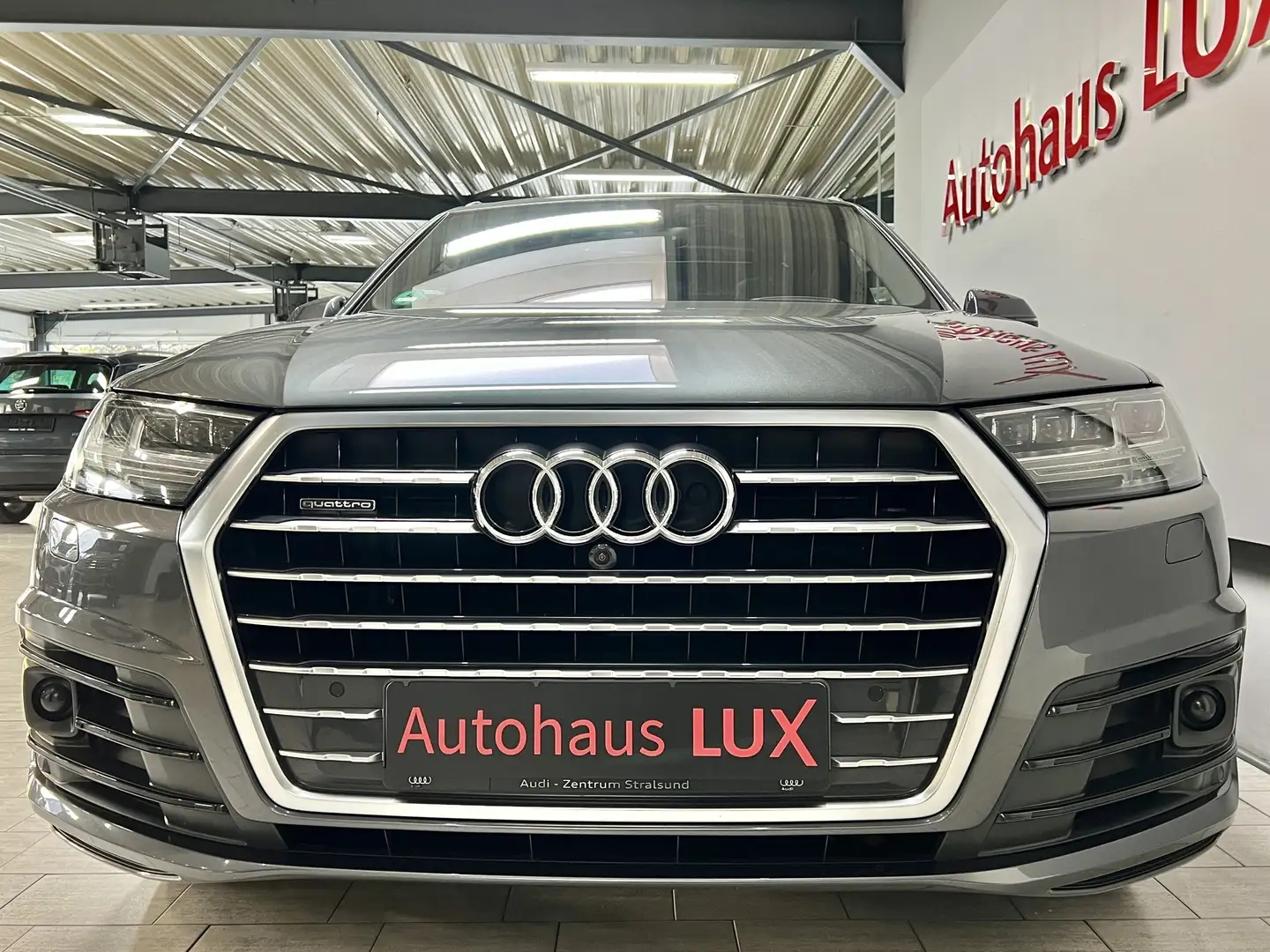 Audi Q7 3.0 TDI*S LINE*QUATTRO*AMBIENTE*AHK*R-KAM*TOP Grau - 2
