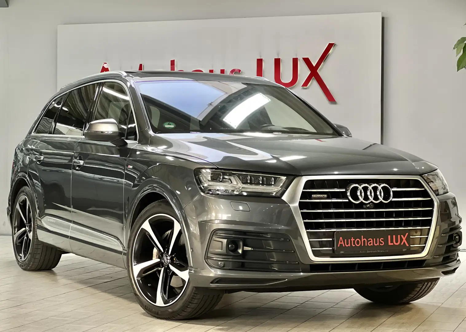 Audi Q7 3.0 TDI*S LINE*QUATTRO*AMBIENTE*AHK*R-KAM*TOP Grau - 1