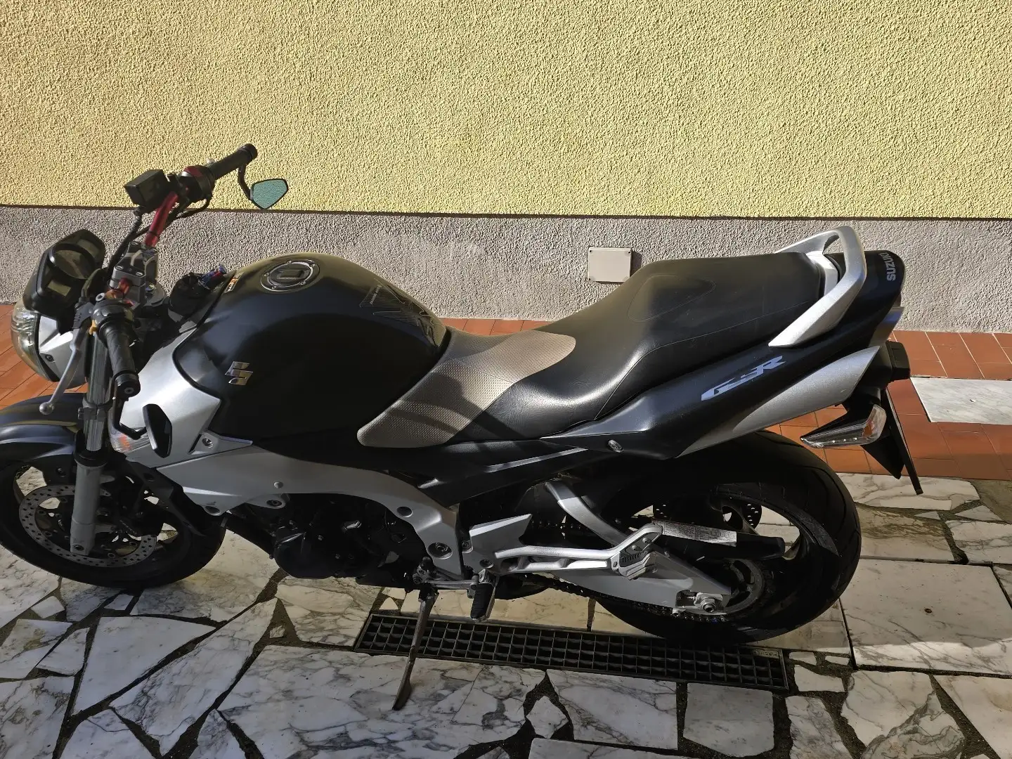 Suzuki GSR 600 Negru - 1