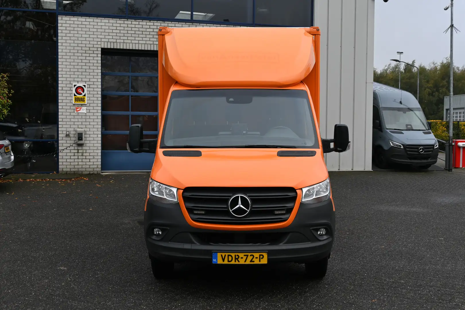 Mercedes-Benz Sprinter 519 CDI 3.0 V6 L3 Bakwagen met laadklep 3500 KG tr Orange - 2