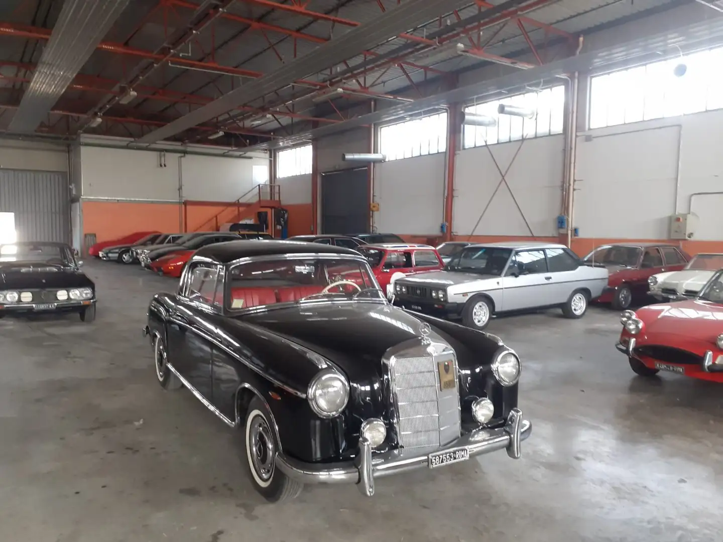 Mercedes-Benz 220 SE Black - 1