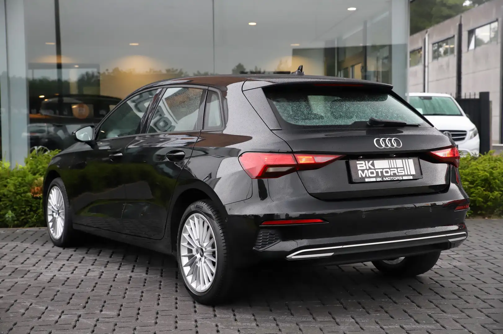 Audi A3 Sportback 35 TFSI /VIRTUAL/CAMERA/CARPLAY/NAVI/LED Zwart - 2