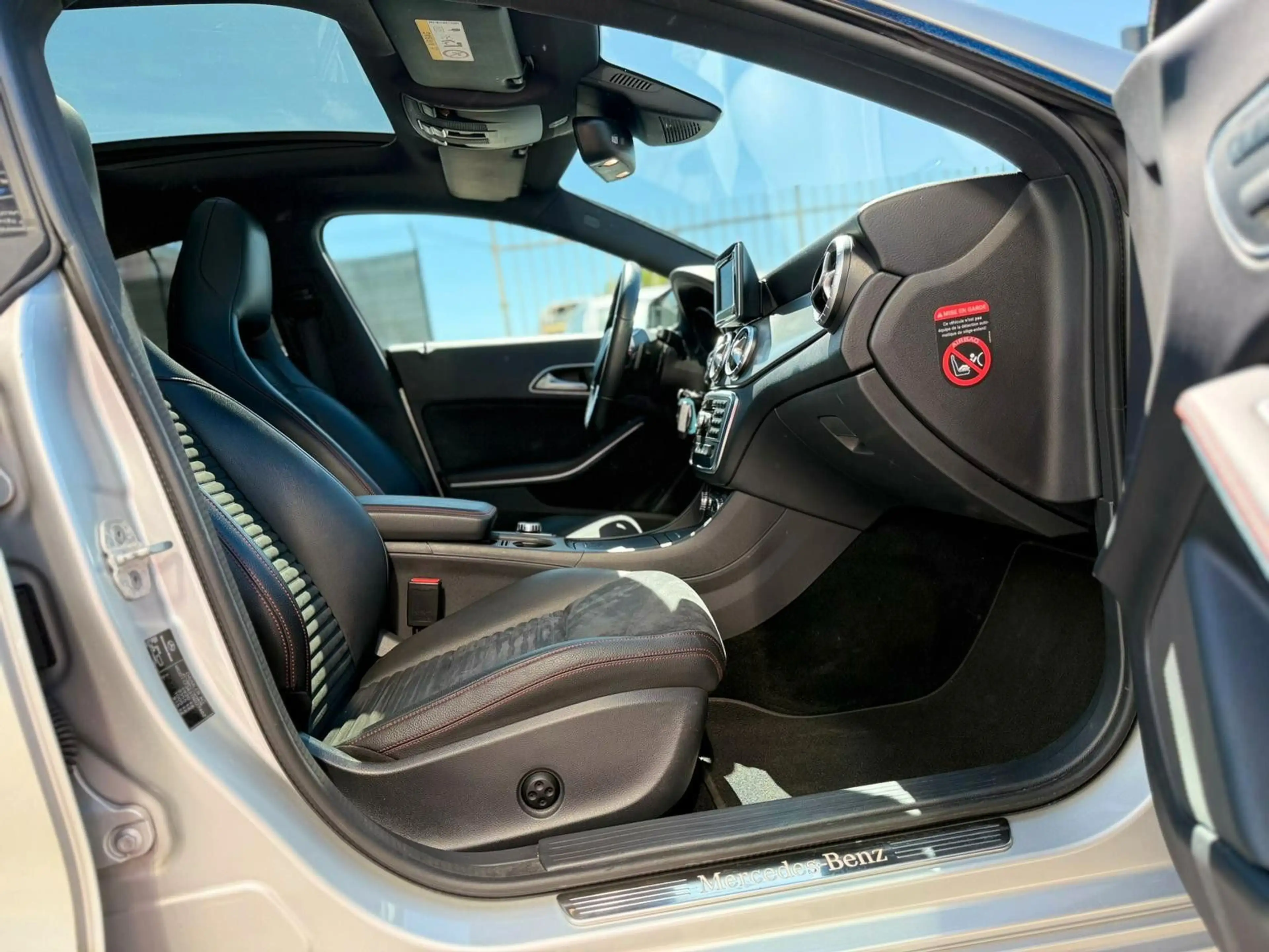 Mercedes-Benz CLA 200 *AMG-LINE*PANO*KAMERA*TEMPOMAT*NAVI* — photo 9