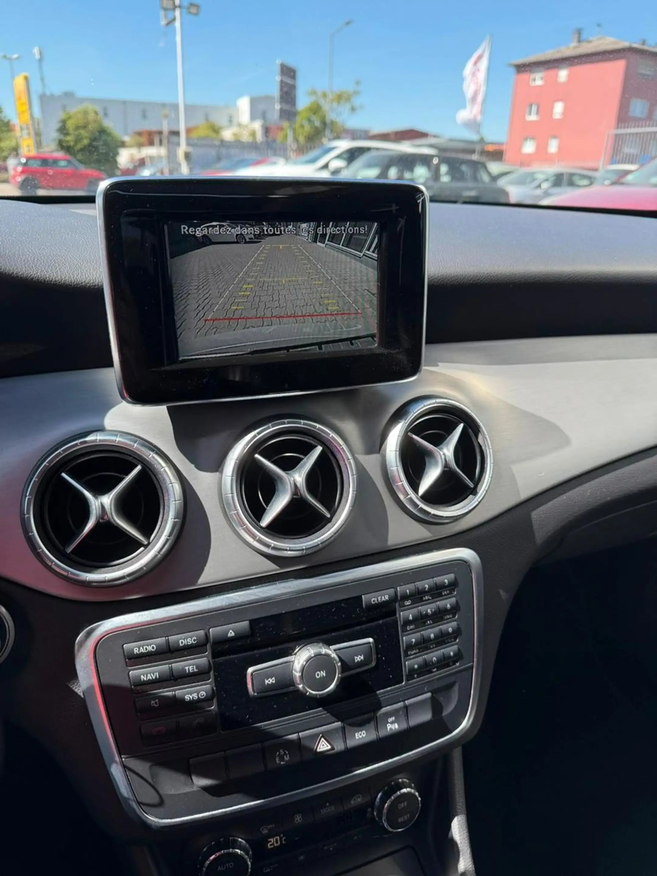 Mercedes-Benz CLA 200 *AMG-LINE*PANO*KAMERA*TEMPOMAT*NAVI* — photo 15