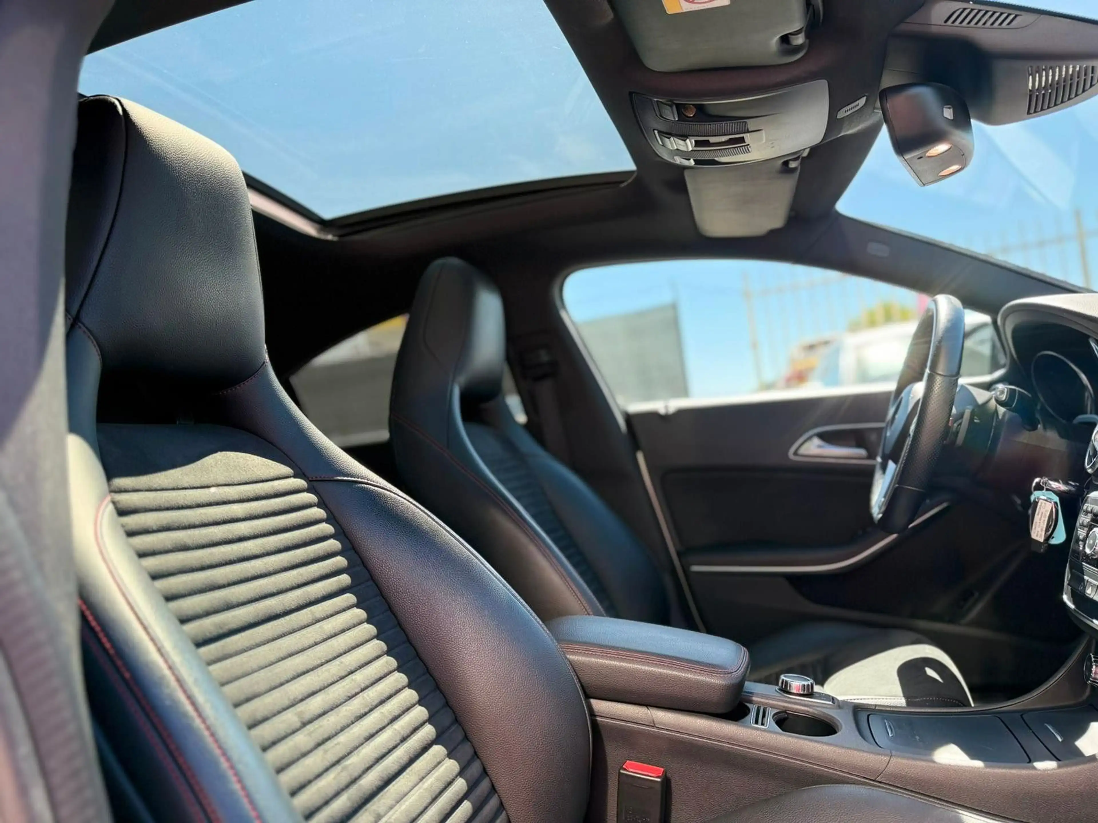 Mercedes-Benz CLA 200 *AMG-LINE*PANO*KAMERA*TEMPOMAT*NAVI* — photo 10