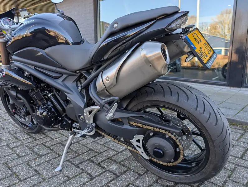 Triumph Speed Triple 1050 - foto 5
