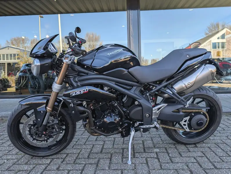 Triumph Speed Triple 1050 - foto 2