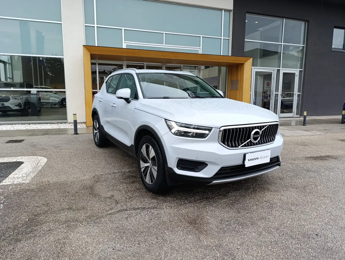 Volvo XC40 Inscription Expression, T4 Recharge Plug-in N1 Grigio - 1